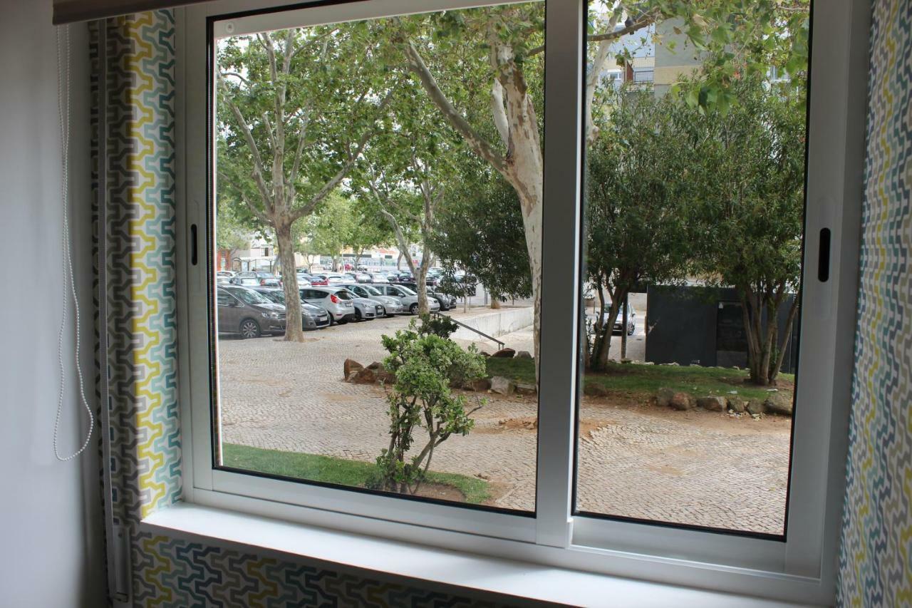 Casa Da Azarujinha * Estoril